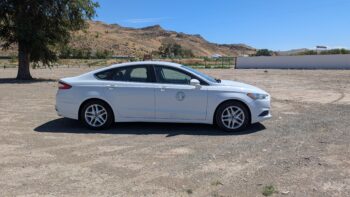 2014 Ford White Fusion - Image 2