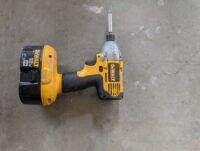 DEWALT Impact Wrench: 1/2 in Drive Size (031026)