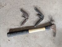 2 Leatherman 200 and Hammer (031026)