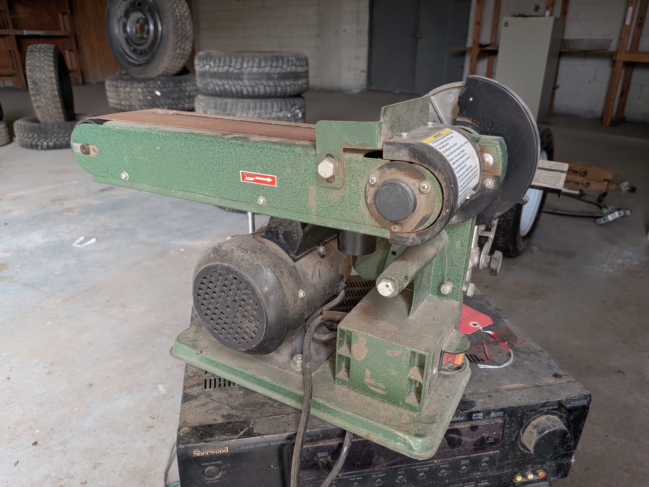 Central Machinery Belt and Sander Combo Unit - Image 2