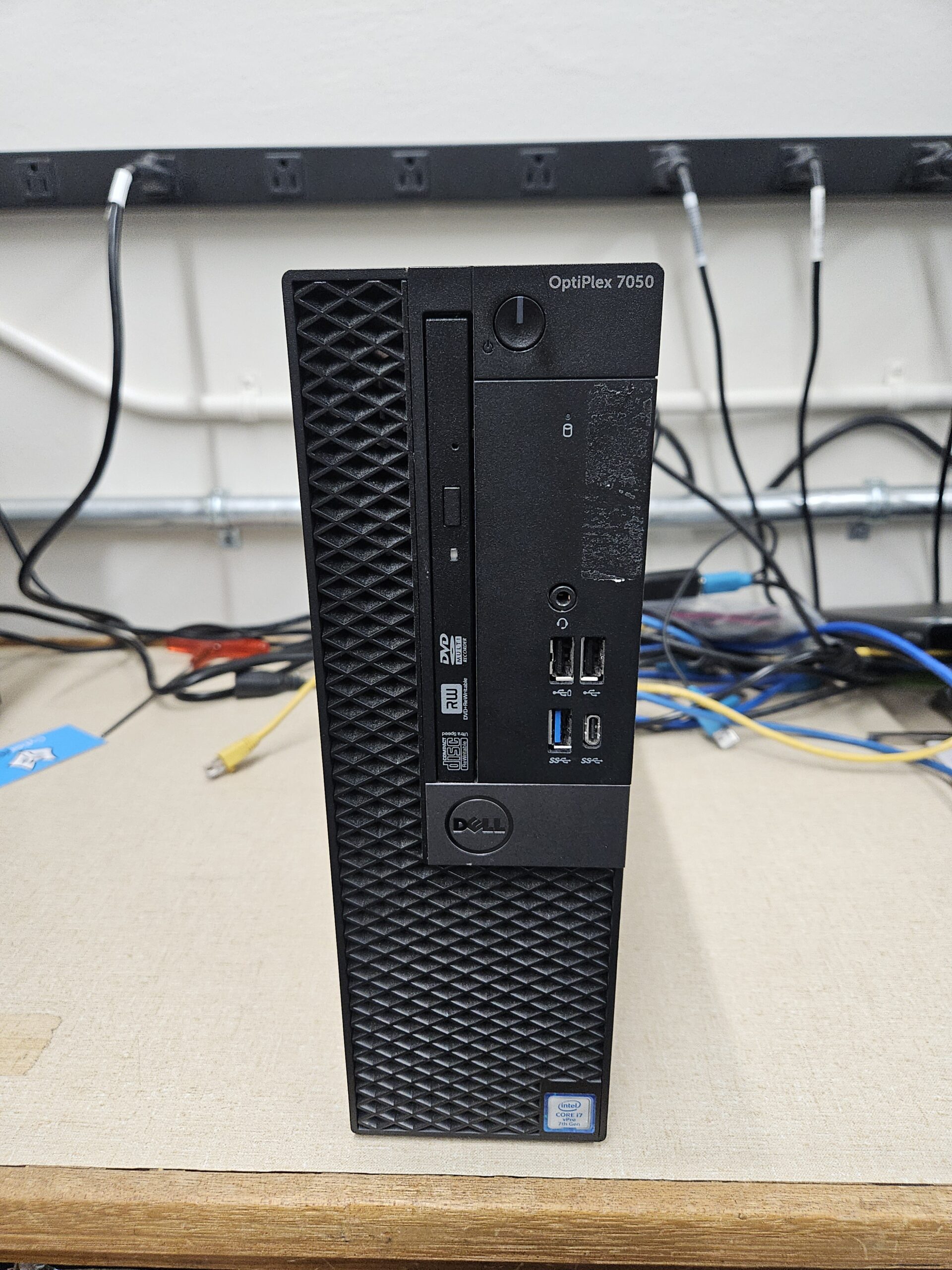 #1005 Dell Optiplex - 7050